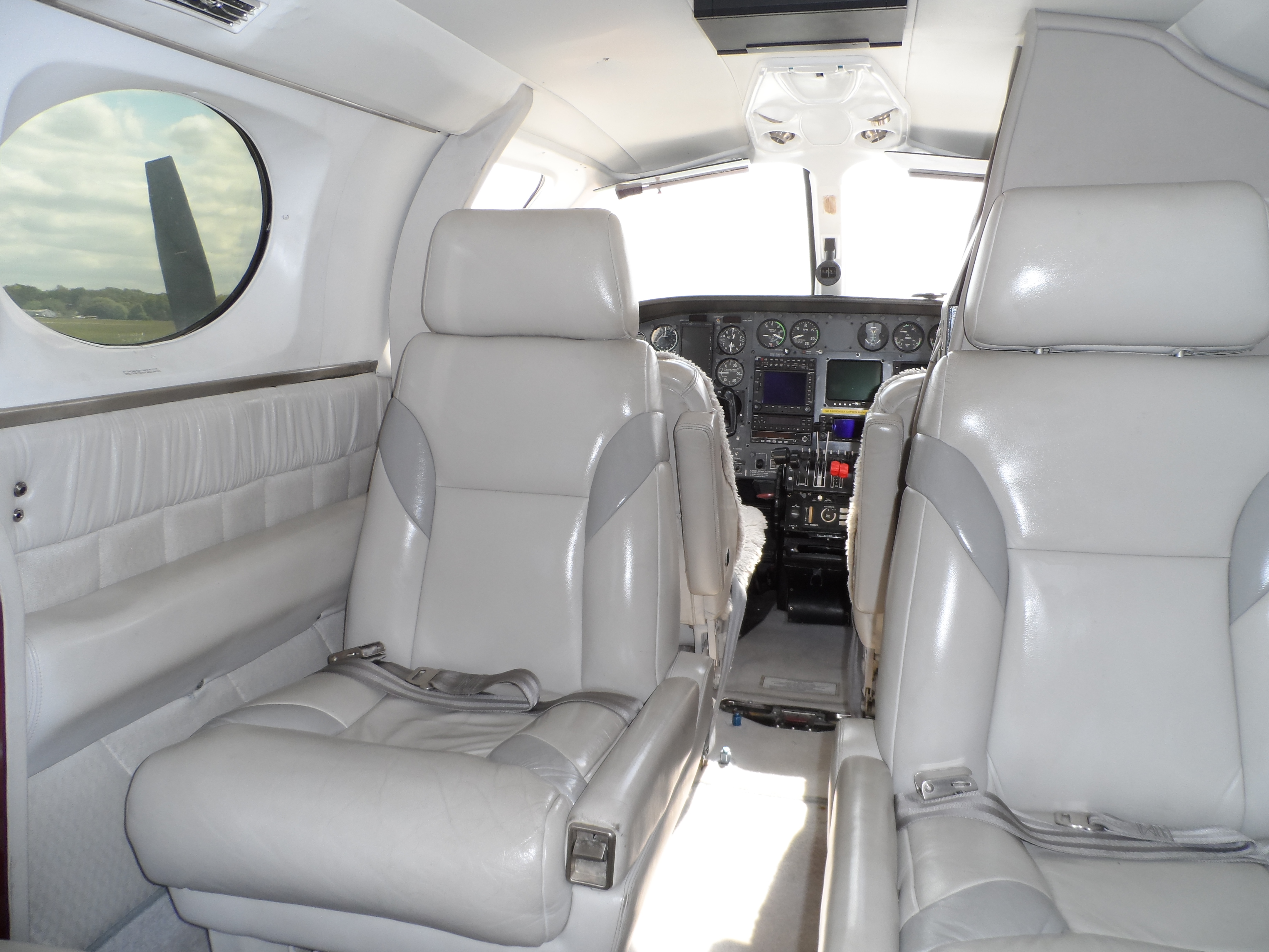 cabina Cessna 421 Golden Eagle